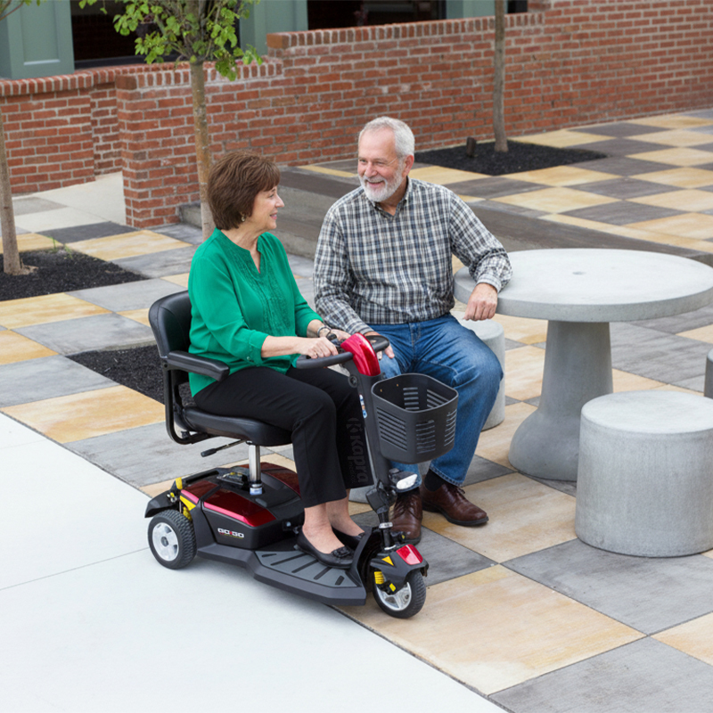 Cadeira de rodas motorizada GoGo LX with CTS Suspension 3 rodas Pride Mobility