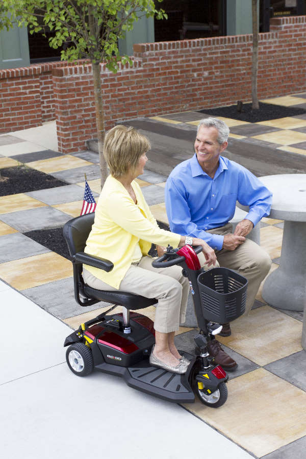 Cadeira de rodas motorizada GoGo LX with CTS Suspension 3 rodas Pride Mobility